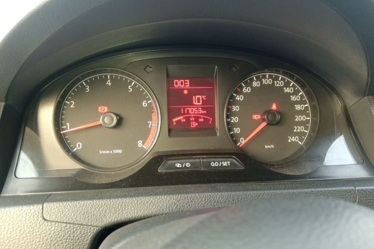 大众 桑塔纳 2015款 1.6L 手动风尚版中控内饰14