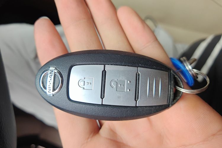 日产 奇骏 2017款 2.0L CVT舒适版 2WD中控内饰7001