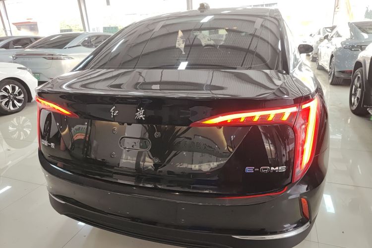 红旗E-QM5 2022款 431km 充电乐享版车身外观6