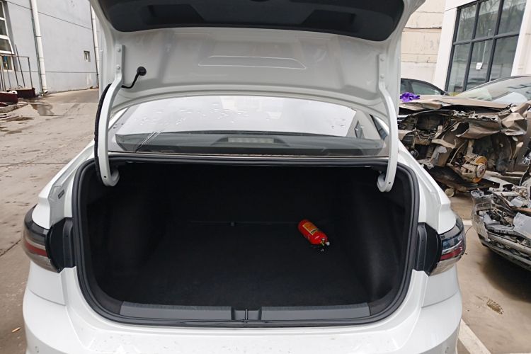 大众 朗逸 2023款 新锐 1.5L 自动新逸版机舱底盘23