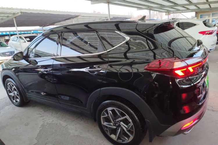 现代 途胜 2019款 280TGDi 双离合两驱时尚版 国V车身外观4