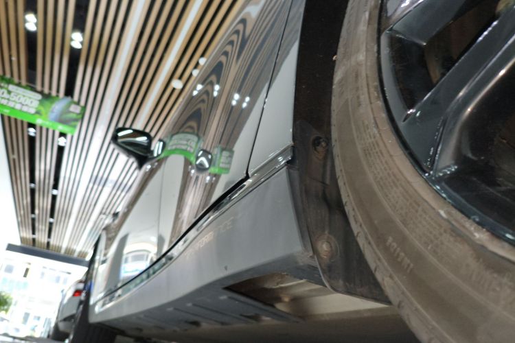 小鹏P7 2020款 562E性能版局部细节9002