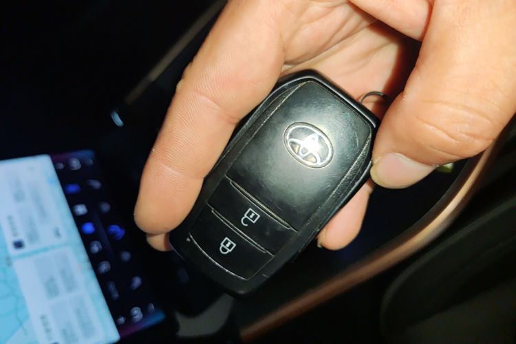 丰田bZ3 2023款 616km 长续航Premium中控内饰11