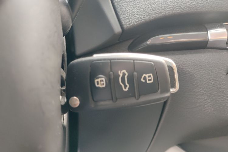 奥迪A3 2018款 30周年年型 Limousine 35 TFSI 时尚型中控内饰11