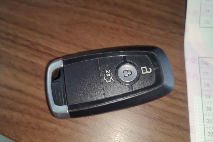 福特 福克斯 2020款 三厢 1.5L 自动锋跃型中控内饰11