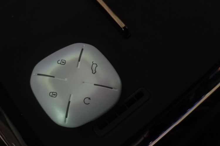 捷途山海L6 2024款 1.5TD DHT ULTRA中控内饰7001