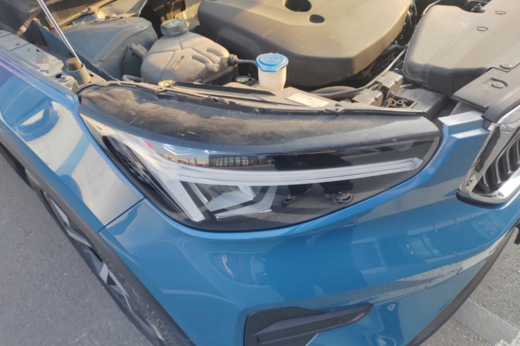 沃尔沃XC40 2023款 B4 四驱智远豪华版车身外观8