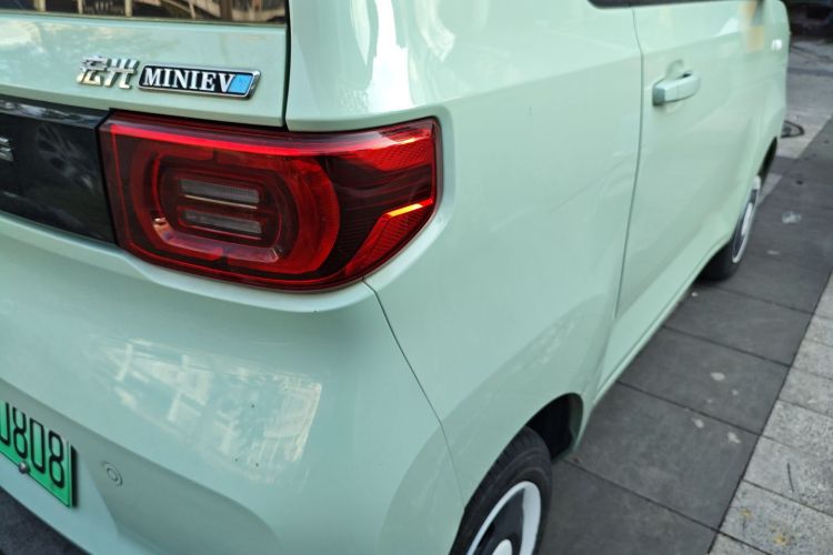 五菱汽车 宏光MINIEV 2022款 马卡龙臻享款 磷酸铁锂车身外观9
