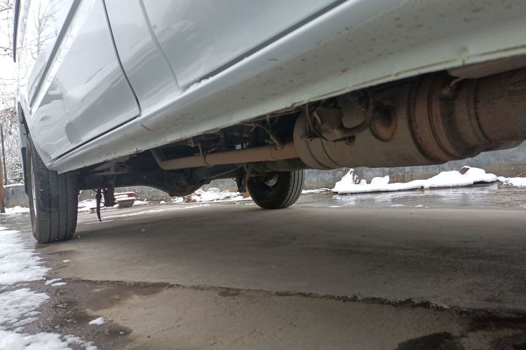 江铃福顺 2022款 2.0T 手动多功能乘用车中轴中高顶6-7座局部细节9001