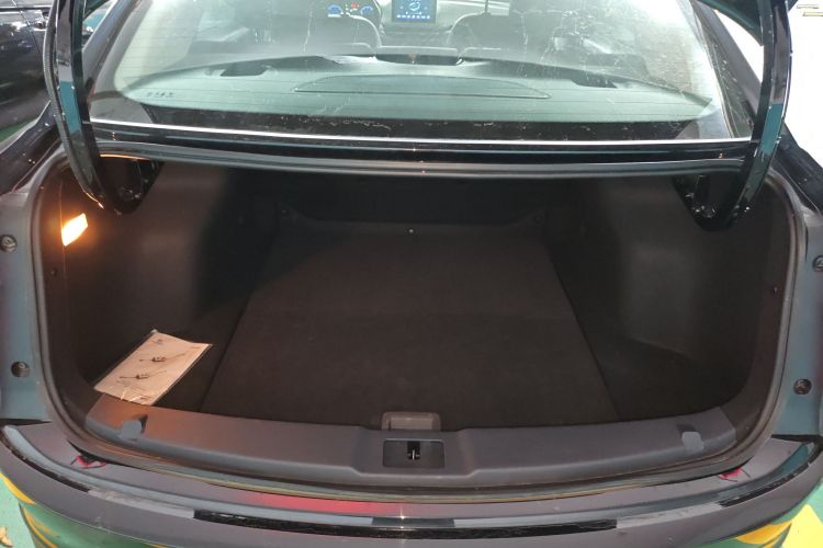 红旗E-QM5 2023款 改款 基础出行版机舱底盘23