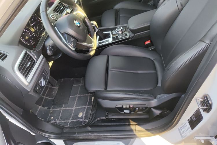 宝马1系 2018款 改款 120i 设计套装型局部细节19