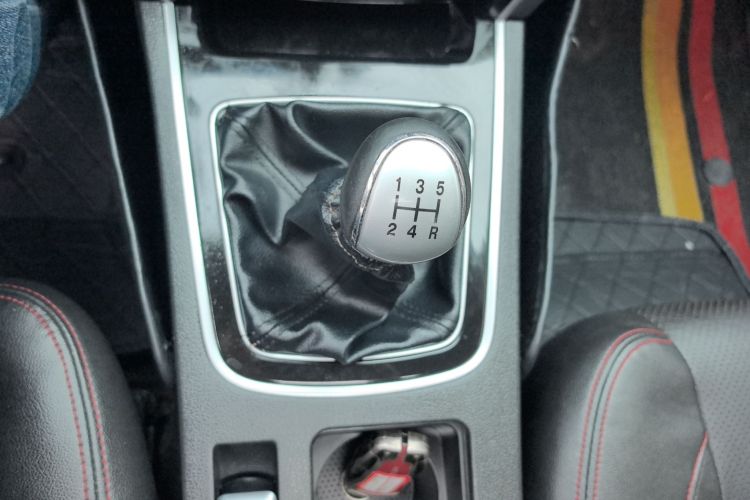 猎豹汽车 猎豹CS10 2017款 1.5T 手动尊贵型中控内饰18