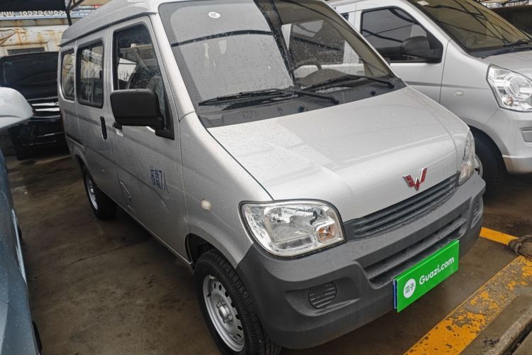 五菱汽车 五菱之光 2023款 1.5L 实用型 5/7座车身外观3