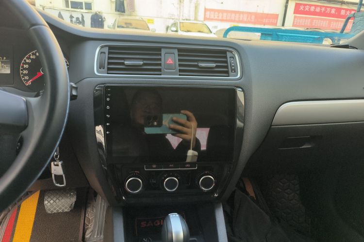 大众 速腾 2014款 1.6L 自动舒适型中控内饰16