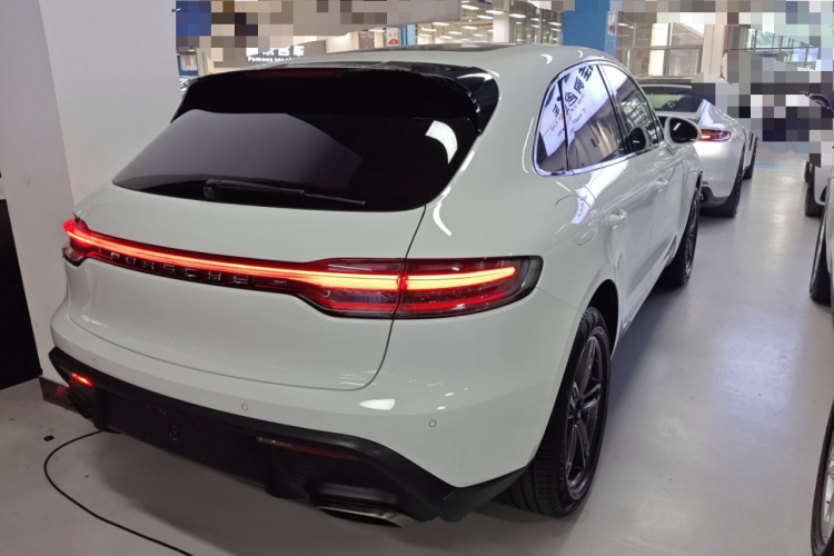 保时捷 2022款 Macan 2.0T车身外观6005
