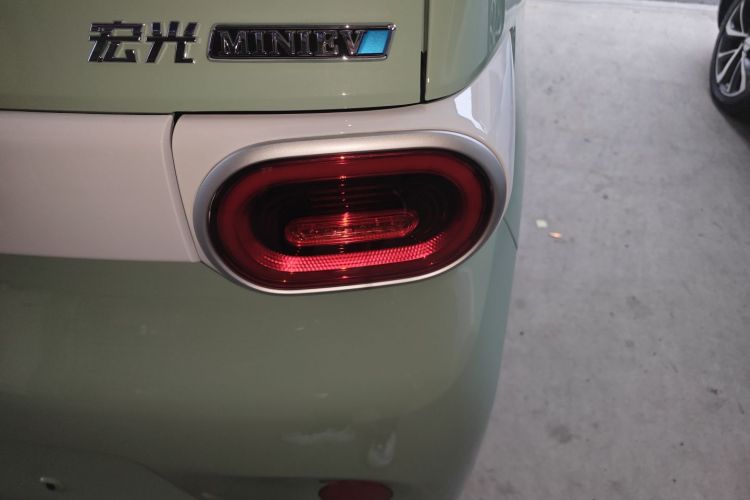 五菱汽车 宏光MINIEV 2024款 第三代 215km 青春版车身外观9