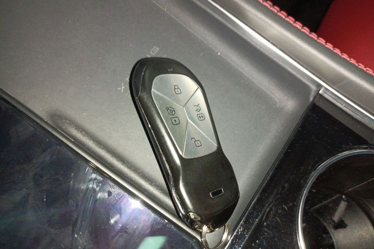 小鹏P7 2023款 P7i 610 Max 性能版中控内饰11