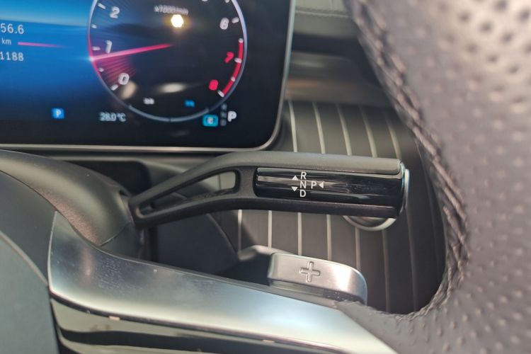 奔驰C级 2023款 改款 C 200 L 运动版中控内饰18