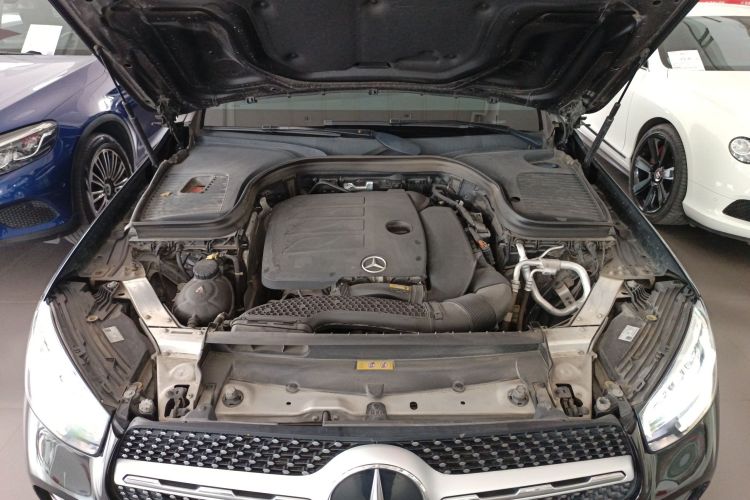 奔驰GLC 2020款 GLC 260 L 4MATIC 豪华型机舱底盘24