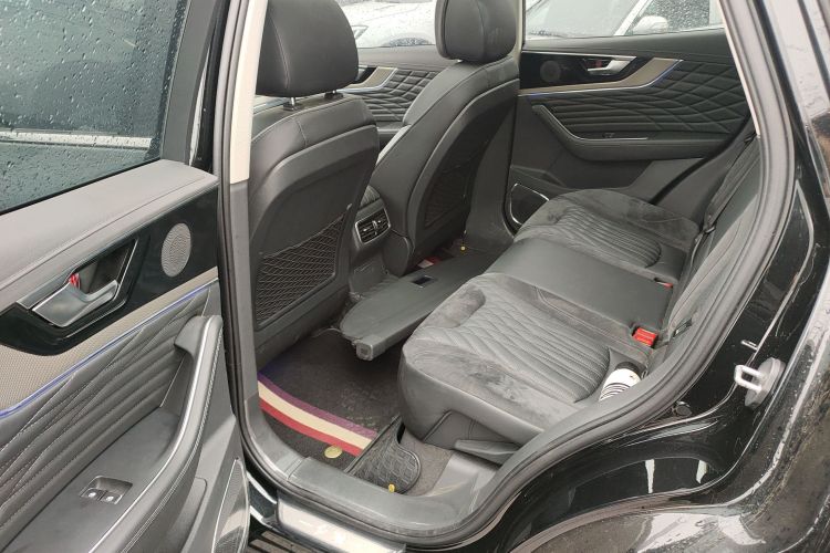 红旗HS5 2022款 改款 2.0T 智联旗享版中控内饰21