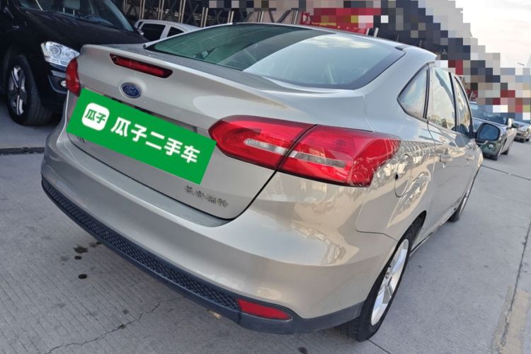 福特 福克斯 2018款 三厢经典 1.6L 自动舒适型智行版车身外观7