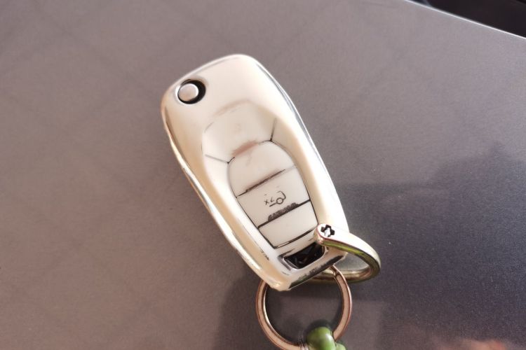 雪佛兰 科沃兹 2020款 Redline 325T 自动欣尚版 国VI中控内饰11