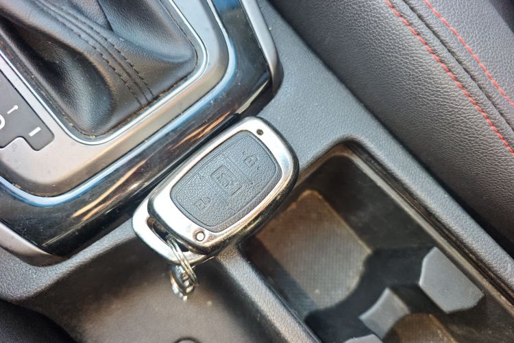 现代 朗动 2016款 1.6L 自动尊贵型中控内饰11