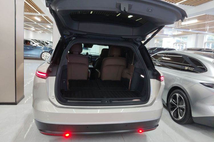 蔚来ES8 2024款 75kWh机舱底盘23