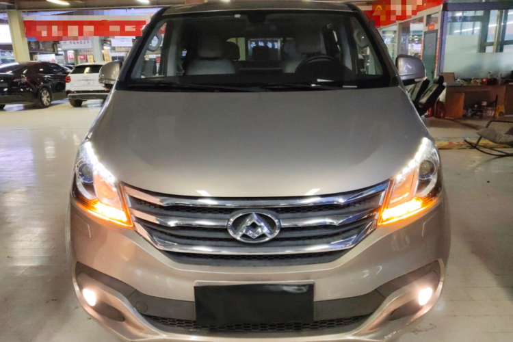 上汽大通MAXUS 大通G10 2014款 2.0T 自动行政版车身外观2