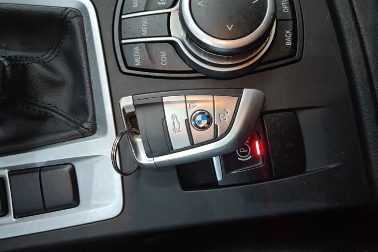 宝马1系 2021款 120i M运动版中控内饰11