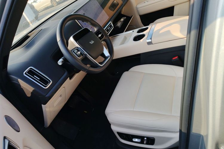 理想汽车 理想L8 2024款 Max中控内饰19