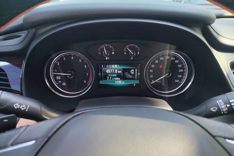 别克 君越 2016款 20T 精英型中控内饰14