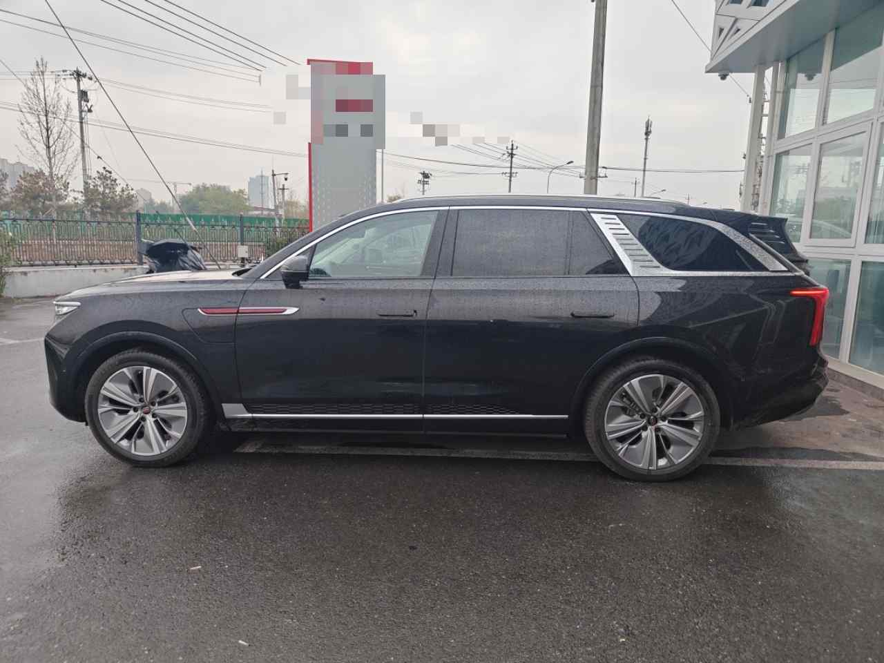 红旗E-HS9 2022款 690km 旗享版 六座(3)