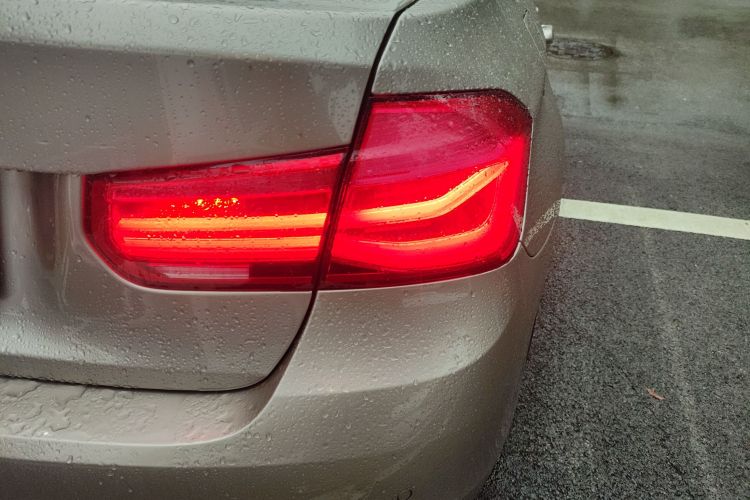 宝马3系 2018款 320Li 时尚型车身外观9