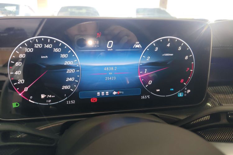 奔驰C级 2025款 C 260 L 运动版中控内饰14