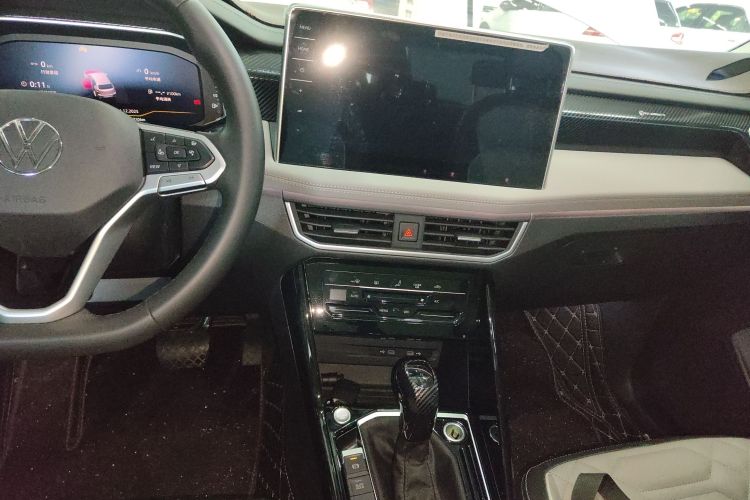 大众 探岳 2024款 300TSI 两驱豪华Plus进阶版中控内饰16