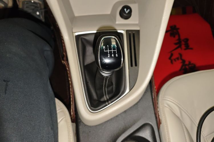 别克 英朗 2018款 15T 手动精英型 国V中控内饰18