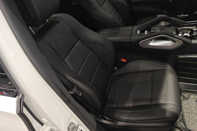 奔驰GLE轿跑 2020款 GLE 350 4MATIC 轿跑SUV 豪华型局部细节41