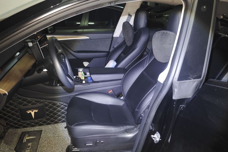 特斯拉 Model Y 2022款 后轮驱动版中控内饰19