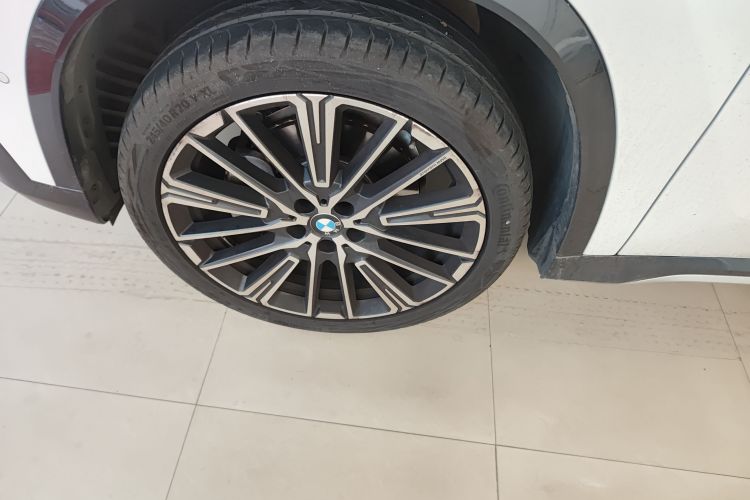 宝马X1 2023款 xDrive25Li X设计套装车身外观6007