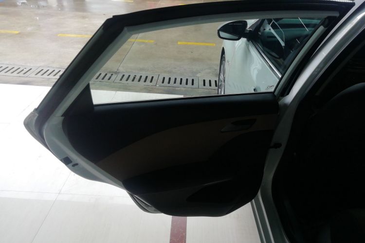 雪佛兰 科鲁泽 2022款 320 自动悦享天窗版中控内饰7008