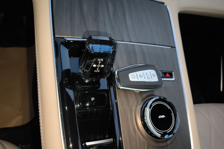 吉利汽车 星越L 2025款 东方曜 2.0TD 自动四驱望月版中控内饰18