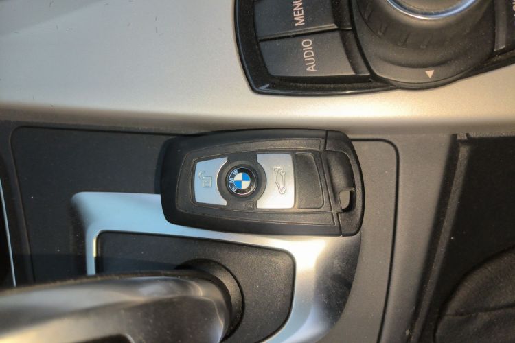 宝马3系 2014款 320Li 时尚型中控内饰11