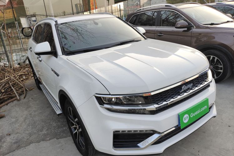 众泰 大迈X7 2018款 2.0T 自动尊贵型车身外观3