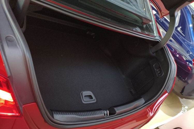 奔驰C级 2022款 改款 C 200 L 运动版局部细节23