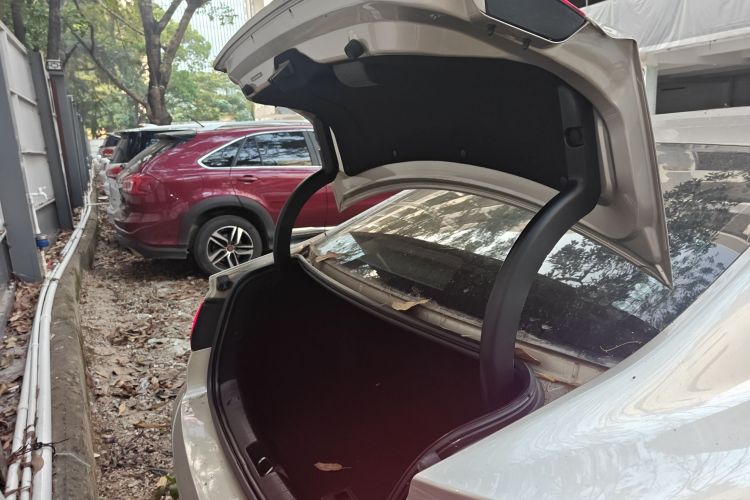 吉利汽车 帝豪GL 2017款 1.3T DCT尊贵型局部细节23