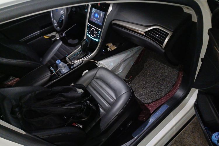 福特 蒙迪欧 2013款 2.0L GTDi200时尚型局部细节9005