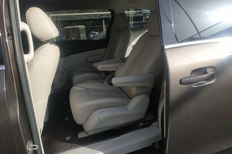 别克GL8 2023款 陆上公务舱 舒适型中控内饰7004