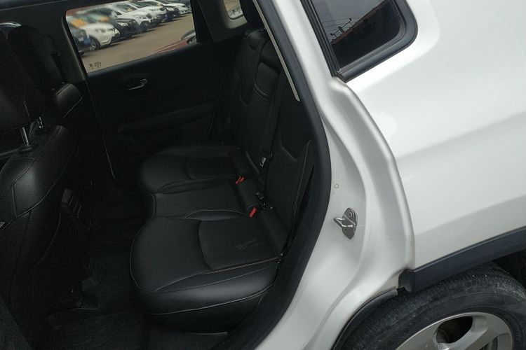 Jeep 指南者 2017款 200T 自动家享版中控内饰21