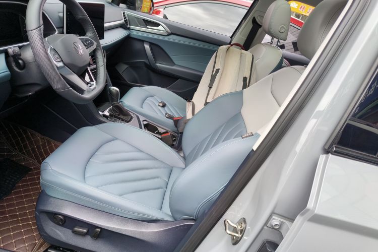 大众 途岳 2024款 300TSI 两驱月尊版中控内饰19